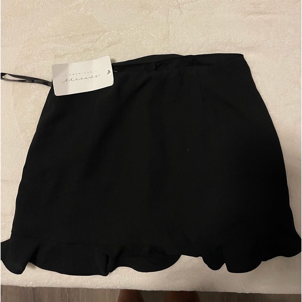 American Thread Ruffle Skort - Picture 2 of 3